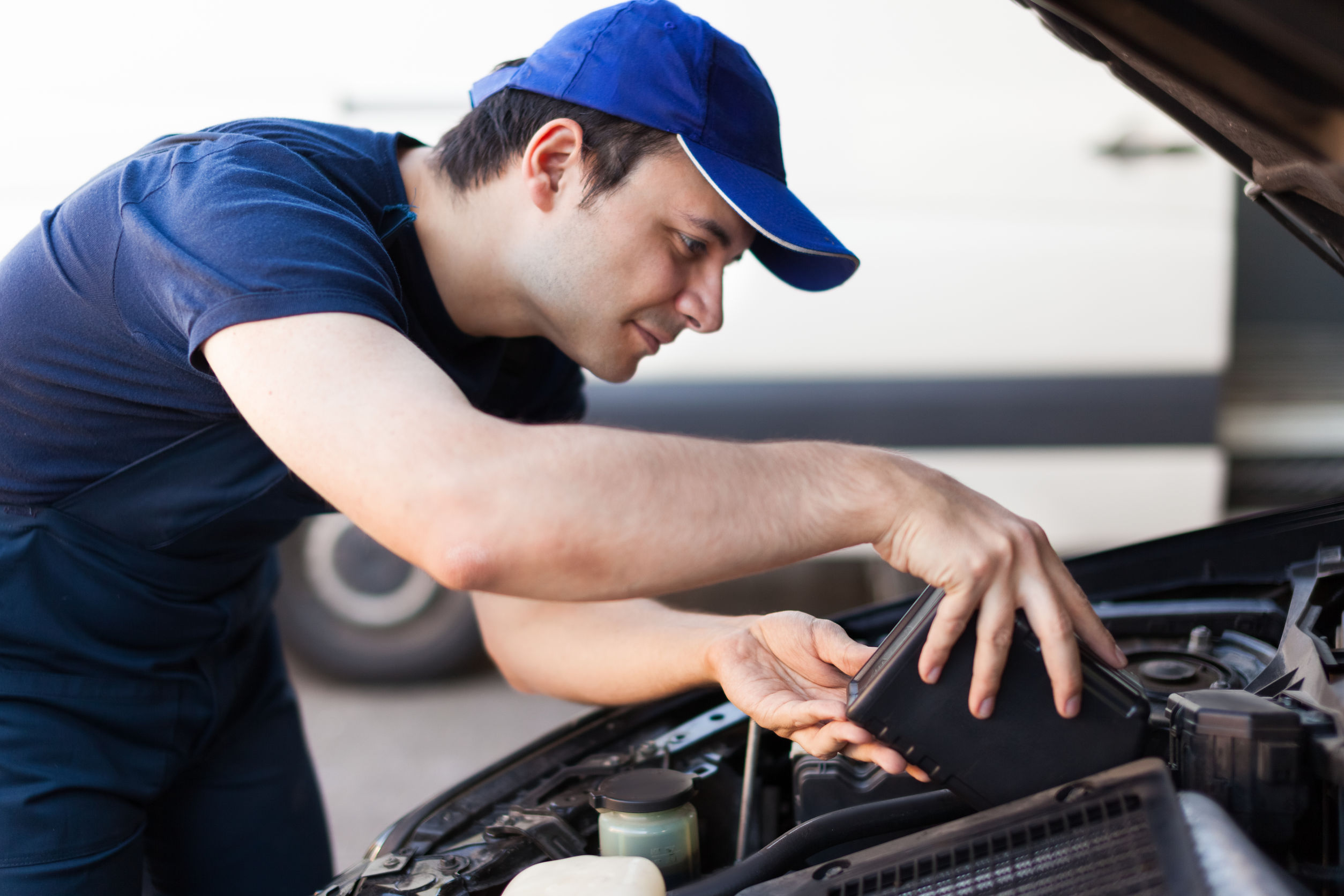 Transmission Services Offered by a South Miami, FL Mercedes Benz Specialist